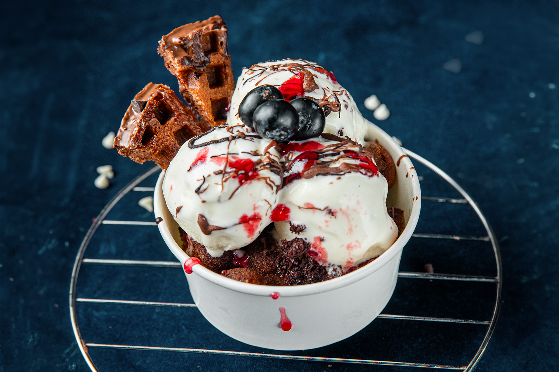 Around the berry Sundae